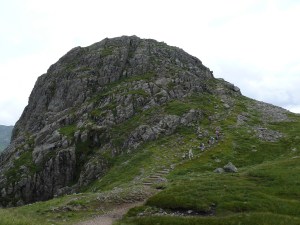 Pike O'Stickle, the way up is following the stairs to the right